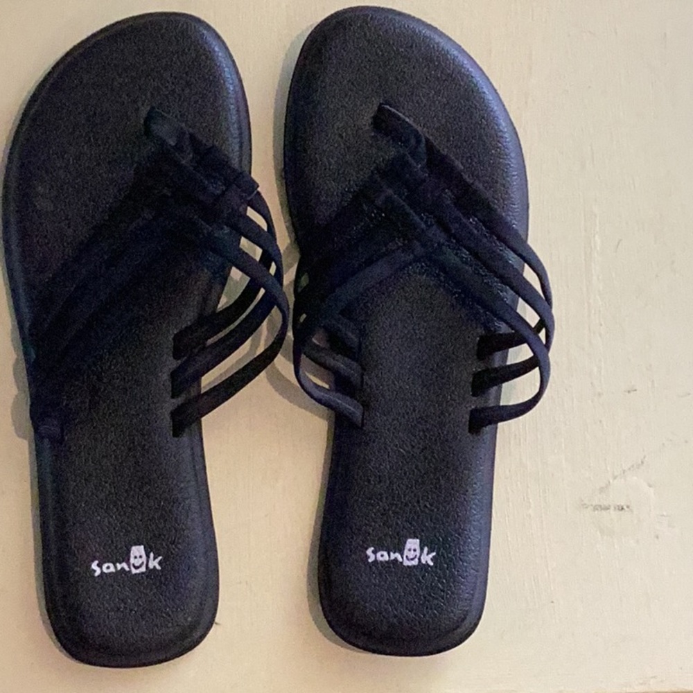 Sanuk Black Sandals size 7